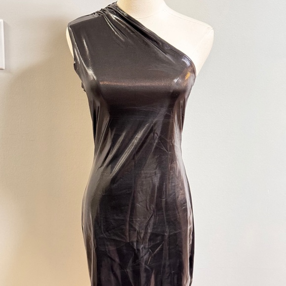 Metallic Bodycon Sleeveless Dress - Picture 2 of 4